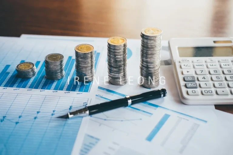 financial-chart-with-coins-pen-and-calculator-2026-01-05-05-45-04-utc